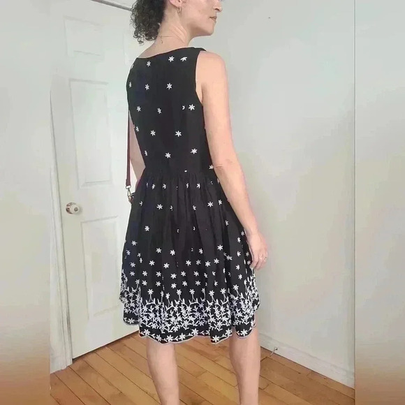 CHARTER CLUB 100% COTTON BLACK FLORAL EMBROIDERED A-LINE DRESS - Picture 5 of 8